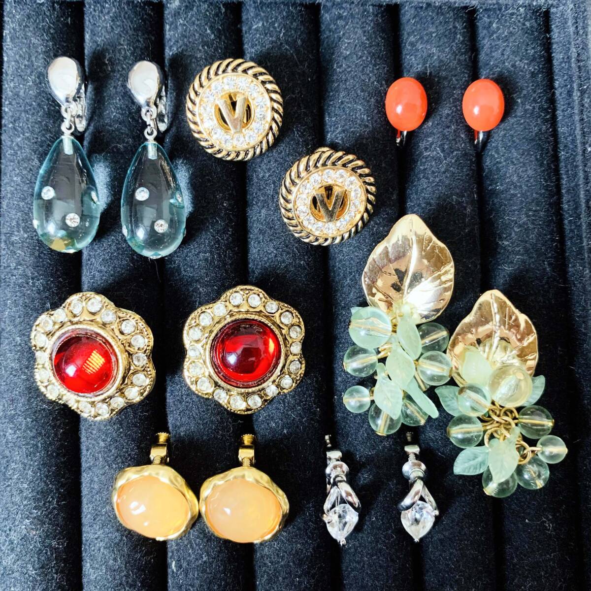 珊瑚　コーラル　アクセサリー　おまとめ　ブローチ　イヤリング　中古品　保管品 珊瑚 コーラル アクセサリー おまとめ ブローチ イヤリング 中古