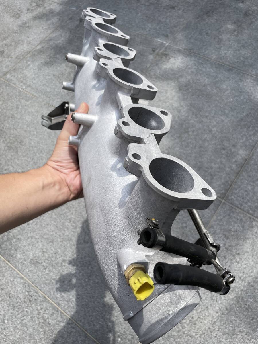 必見!!超希少!!絶版品!!R32 R33 R34 サージタンク 6連 必見!!超希少!!絶版品!!R32 R33 R34 サージタンク 6連