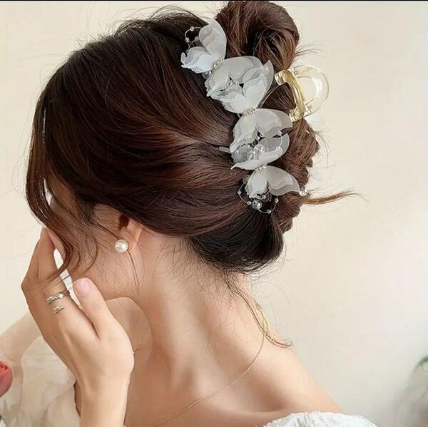 バレッタ バンスクリップ ヘアクリップ ホワイト 蝶 まとめ髪 バタフライ ラインストーン ビーズ パーティ 結婚式 ドレスアップ 軽い