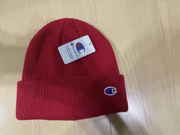 CHAMPION チャンピオン ニット帽子 ニットキャップ レッド色 サイズ 57 から 59 センチ 男女兼用