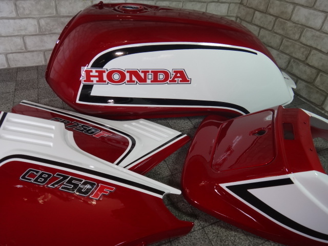 Yahoo!オークション -「cb750f 外装」(タンク) (パーツ)の落札 Yahoo!オークション -「cb750f 外装」(タンク) (パーツ)の落札