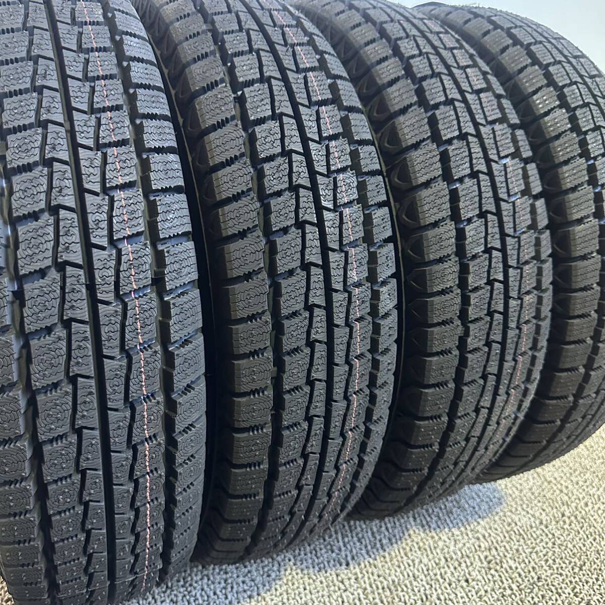 145/80R12 ハンコック 夏タイヤ 中古品 2017年製 溝それなり 乗用車タイプ アルミホイール 12インチ インセット 43 3.5J 145/80R12 ハンコック 夏タイヤ 中古品 2017年製 溝それなり 乗用車タイプ アルミホイール 12インチ インセット 43 3.5J