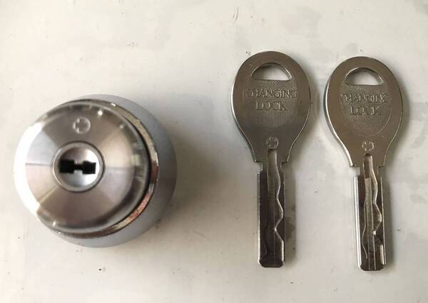 【最安値、送料無料】ROYAL CLOVER ロイヤルクローバー CHANGING LOCK LA/MA用 交換シリンダー キー2本付