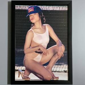 ■由美かおる■セクシーグラビア/A4額装品/1998年/写真集掲載/撮影)池谷朗/レオタード/貴重写真/女優/美人/印刷物/インテリア G1148