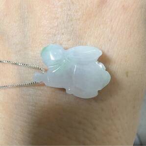 R2-015 天然本翡翠A貨 本翡翠保証付き 可愛いウサペンダント22.6mm 一点物