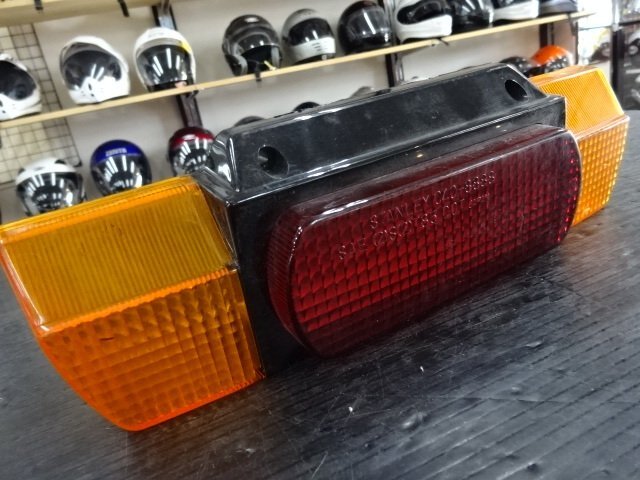 nc30 テールランプ　VFR400r Yahoo!オークション -「vfr400 nc30」(テールランプ) (純正品)の