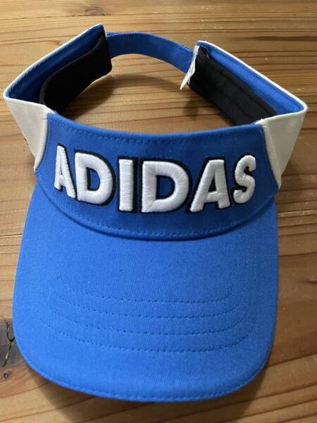送料込み!adidas ゴルフサンバイザー 青 アディダス サンバイザー GOLF ゴルフウェア 帽子 ロゴサンバイザー