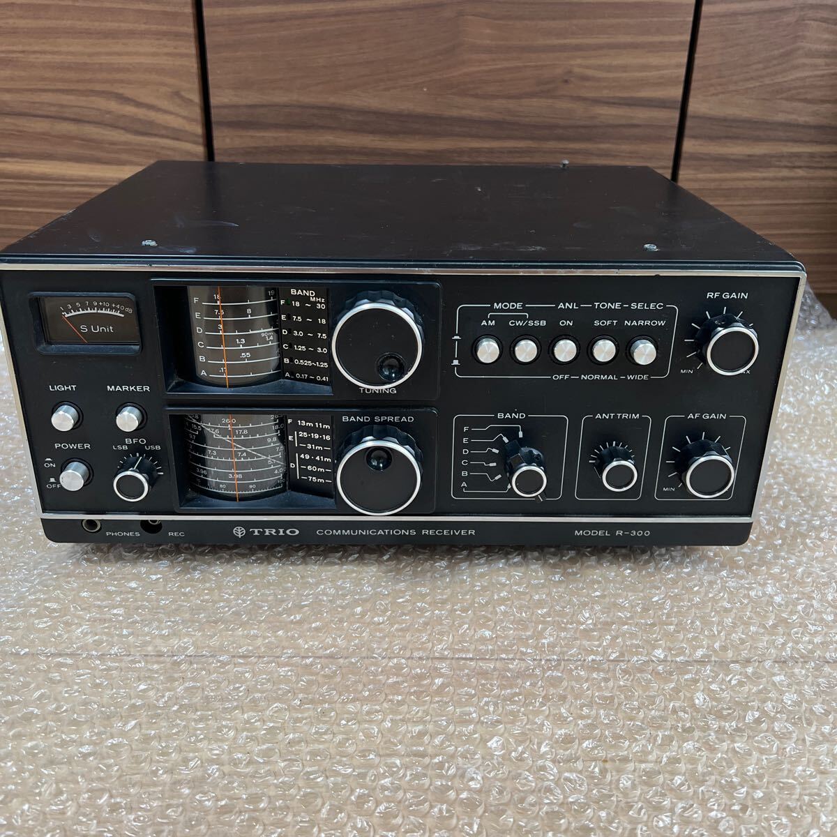 Amazon.co.jp: とても綺麗受信整備品TRIOトリオR-300受信機BCLラジオ : ホビー