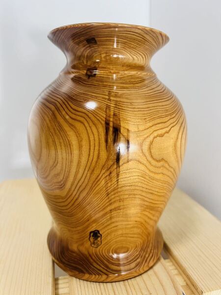 世界遺産・希少 屋久杉 花瓶 美品 華道 高さ19cm 壺 花器 工芸品 花道 伝統工芸 日本製 Made in Japan木製 フラワーベース