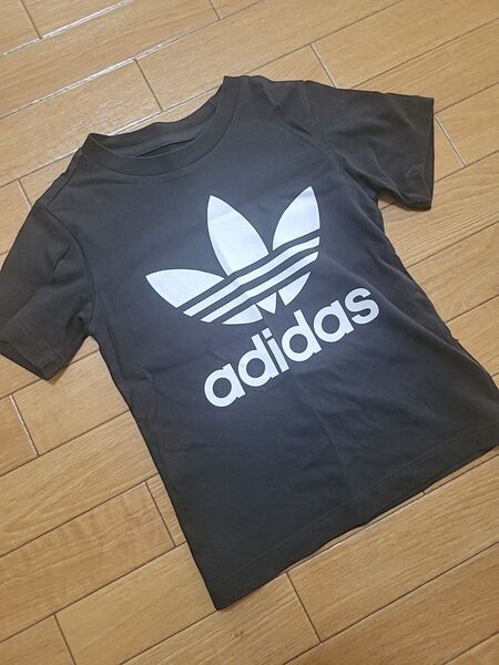 adidas Tシャツ