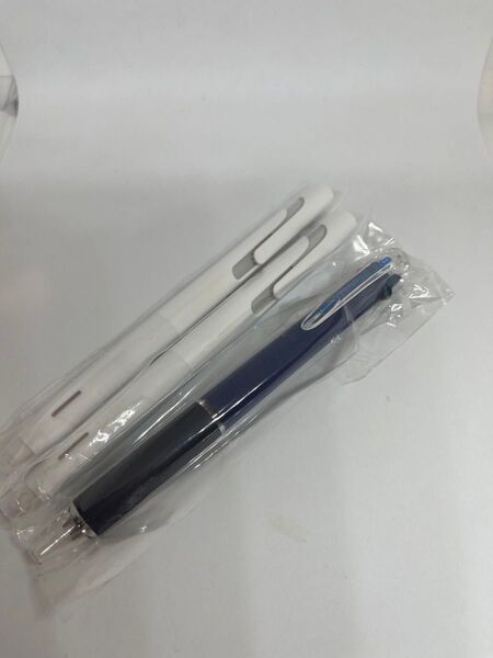 【新品・未使用】uni三菱鉛筆ジェットストリーム3色ボールペン 0.5mm と黒色ボールペン2本計3本セット