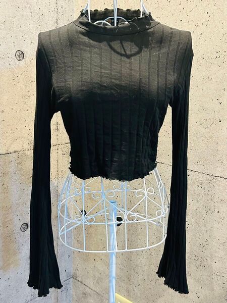 SHEIN シーイン メロウ トップス ブラック クロップド丈