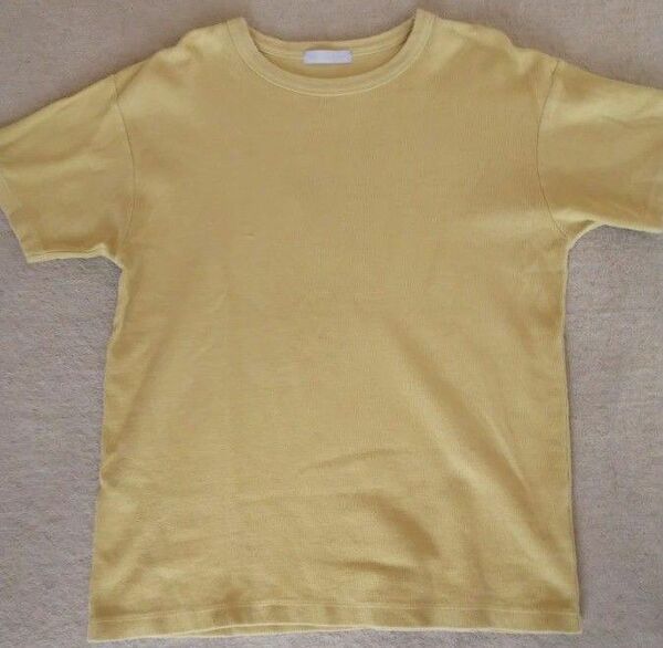 ☆ センスオブプレイス(アーバンリサーチ)・からし色半袖Tシャツ