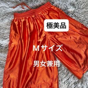 ◆クーポンご利用可◆美品 ★人気商品 wundou ★ユニセックスダンスハーフパンツスポーツウェアー男女兼用光沢パンツバスパン