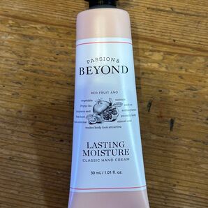 ■未使用 ビヨンド ハンドクリーム クラシックハンドクリーム 30ml Lモンスチャー