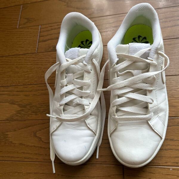 NIKE スニーカー 23.5センチ
