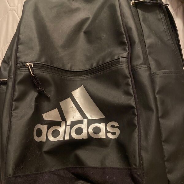 adidas リュック ブラック