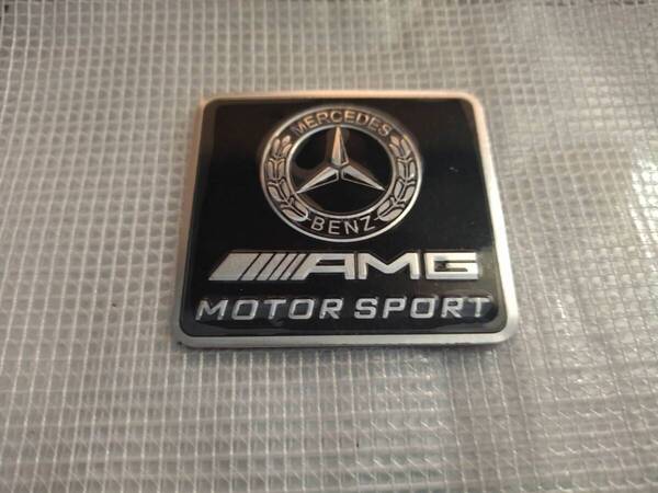 【ゆうパケット送料込】AMG(メルセデスAMG)エンブレムプレート ブラック 縦5.5cm×横6㎝ メルセデスベンツ
