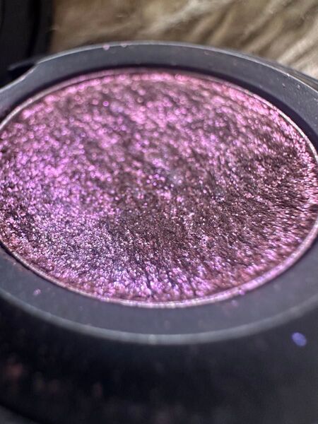 MAC マック アイシャドウ キラキラ キャント ストップ ドント ストップ