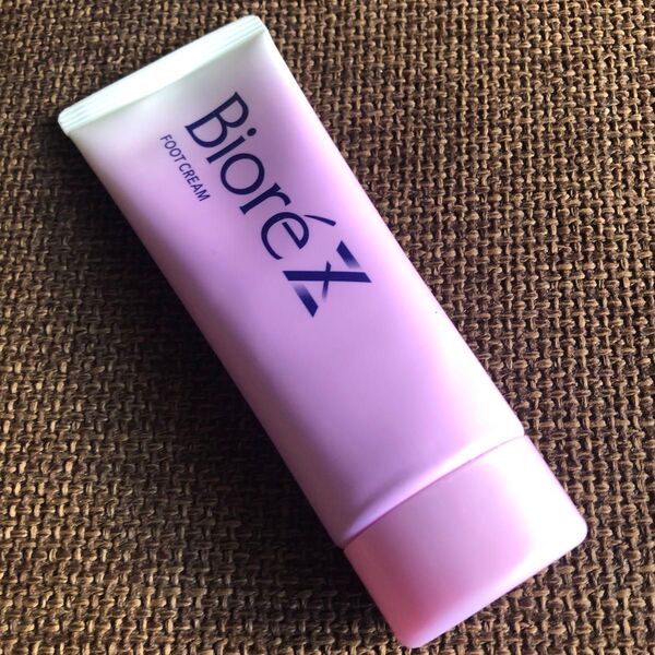 Bior 足用クリーム ビオレzサラサラFクリーム
