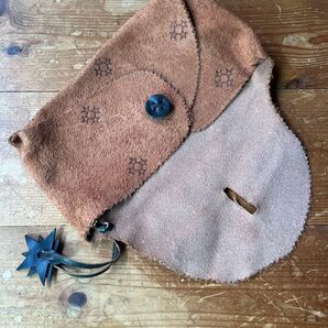ojaga design*本革ポーチ ロゴ型押し 星チャーム クラッチ ハンドメイド オジャガ hemp レザー