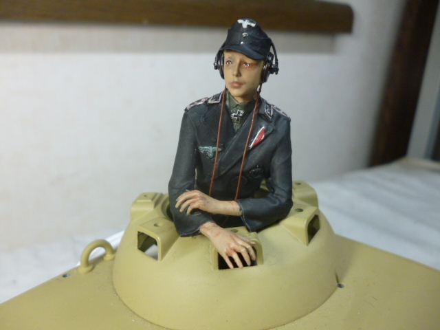 1/16ドイツ国防軍女性戦車長レジン完成品