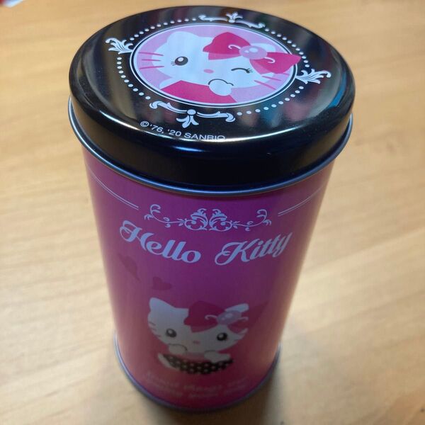 Hello Kitty サンリオ 缶