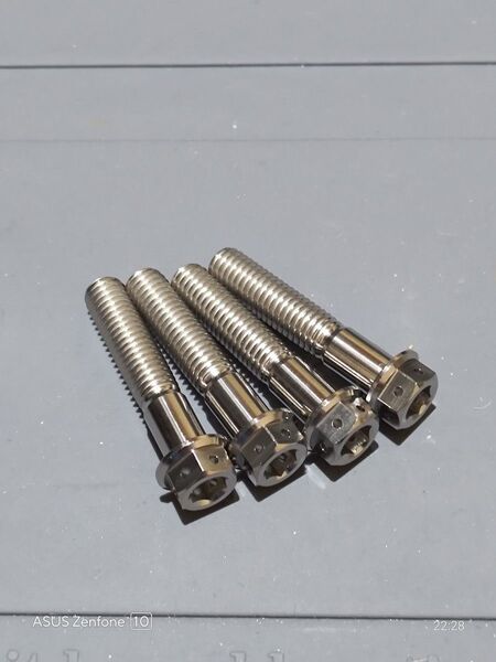 M8×40㎜ P1.25 64チタン デュアルフランジボルト 4本