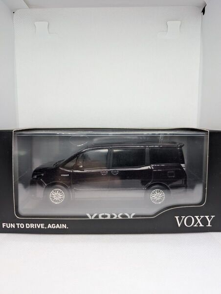 TOYOTA VOXY80型後期 カラーサンプルミニカー ボルドー マイカメタリック