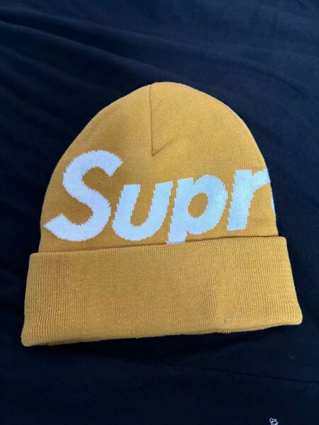 supreme ビーニー ニット帽 黄色 ビックロゴ