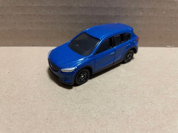 トミカ 82 マツダ CX-5 初回特別カラー