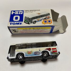 トミカ ラッピングバス
