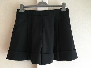  beautiful goods miumiuva- Gin wool short pants 40 culotte pleat mode MiuMiu Italy made navy 