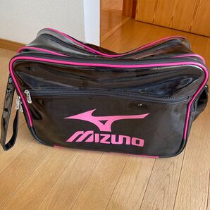 スポーツバッグ