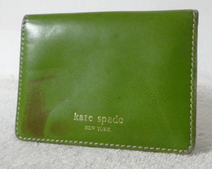 ケイトスペード　katespade　レザー　イエローグリーン　黄緑　定期入れ　名刺入れ　二つ折りパスケース