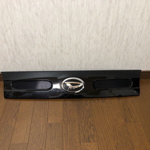 ダイハツ 純正 タント LA650S フロントグリル 53105-B2300
