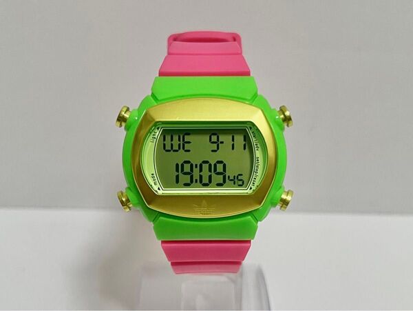 【希少品】adidas イエロー×グリーン×ピンク デジタル液晶 多機能 ライト付き