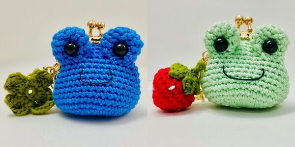 ハンドメイド がま口 口金 かえるキーホルダー かえるがま口 あみぐるみ 四葉のクローバー いちご