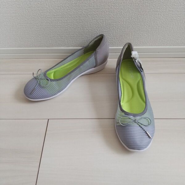 (647)ELLESPORT グレー×ライトグリーン シューズ(24.0cm)