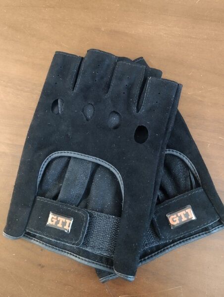 新品 GOLF GTIロゴ付きドライビンググローブ スエード黑 サイズ(L)24