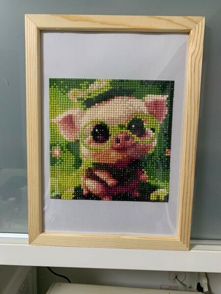超プリティなブタさんのダイヤモンドビーズアート(完成品)額付き