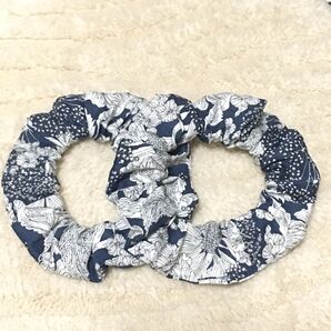 【2個setふんわり控えめシュシュ】リバティ【スイムダンクレア(ネイビー)】 シュシュ ハンドメイド
