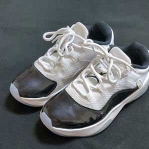 エアジョーダン 11 CMFT LOW ジュニア