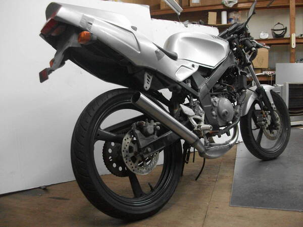 TZR50R-4EUチャンバー新品未使用の出品です。ロングテール仕様