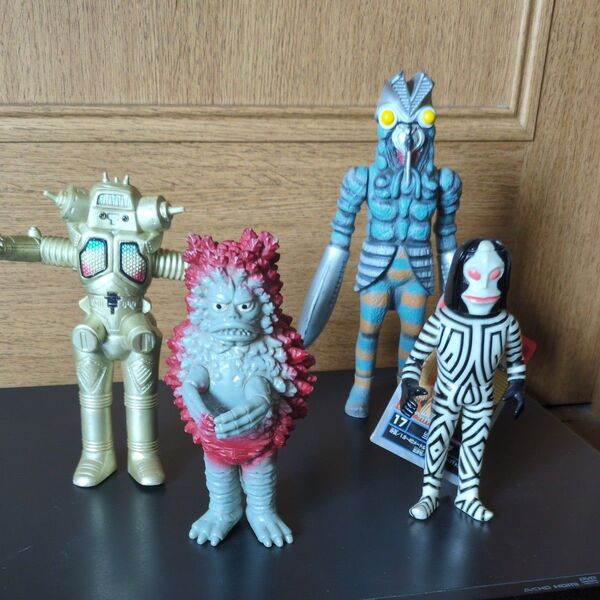 ウルトラマン 怪獣 4体セット
