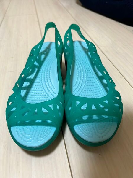 crocs クロックス サンダル エメラルドグリーン
