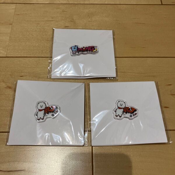 チロルチョコ BT21 アクリルピンバッジ