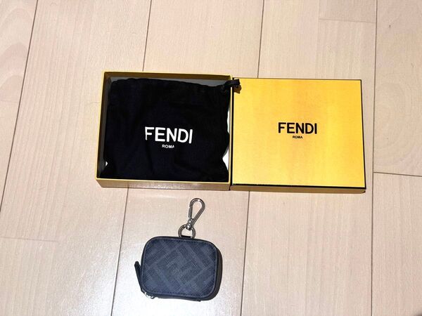 【新品未使用】FENDI AirPodsケース 小物入れ