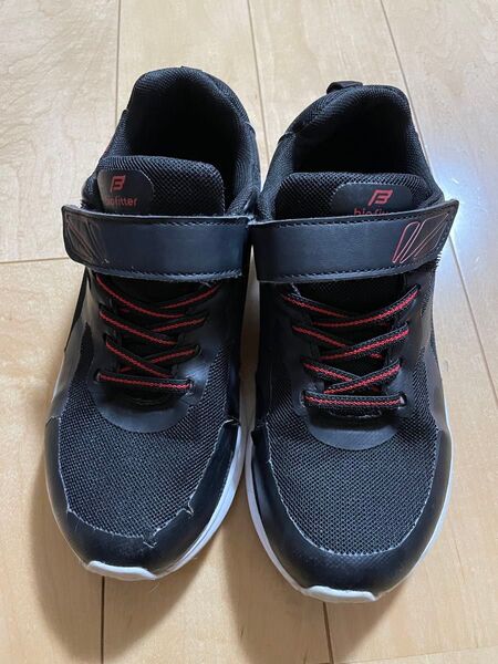 bio fitter バイオフィッターキッズスニーカー 黒 ブラック 22センチ