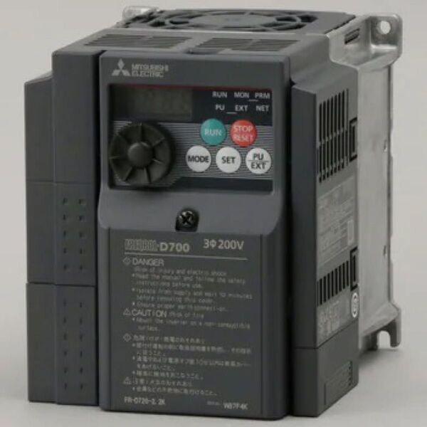 ★新品未開封 未使用品 三菱電機 インバーター FR-D720-2.2K 汎用インバータ 小型インバータ 三菱 インバーター